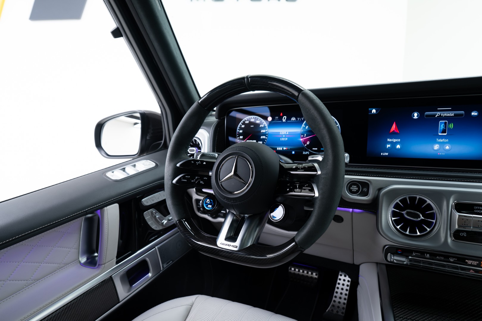 2025 MERCEDES BENZ G63 AMG GCC |  FULL CARBON | DOUBLE NIGHT PACKAGE 